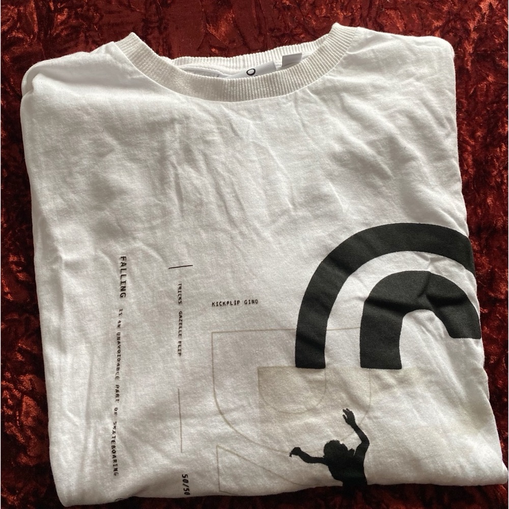 Graphic Tee - Picture 3 of 3